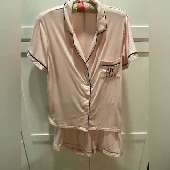 Rae Dunn Bride Squad Pink Short Sleeve Button Up Pajama Set Large Top Shorts - Picture 1 of 11